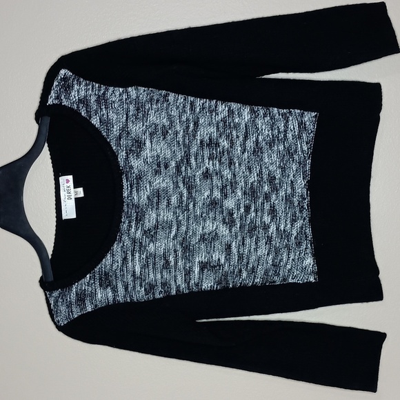 Sweater Crop - Picture 1 of 3